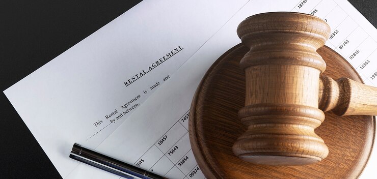 Injury lawyer Edvin Jones reviewing catastrophic injury case with client to ensure maximum compensation and legal protection.