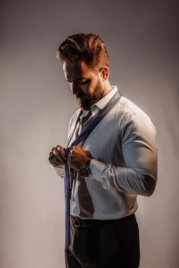 Professional portrait of Edvin Jones, Esq., experienced injury law lawyer at a top personal injury law firm in Las Vegas, dedicated to protecting clients’ rights and delivering justice.